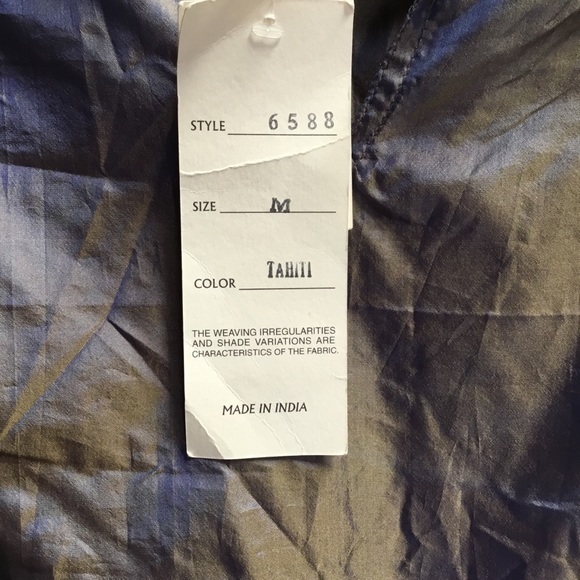 Iridescent silk top with beautiful patchwork trim - Picture 2 of 6